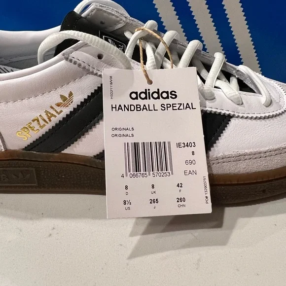 ADIDAS Handball Spezial sneaker, unisex shoe. Men's size 8.5, women's 9.5. - Picture 2 of 5